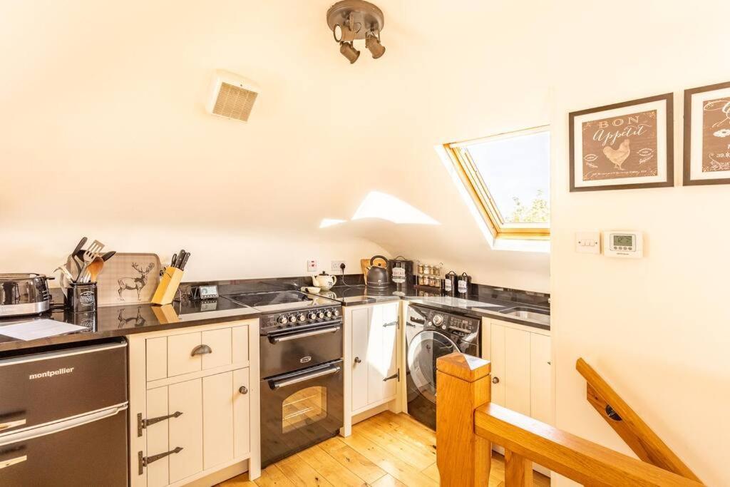 The Mews - A Cottage With A Spectacular Lake View Port Of Menteith Esterno foto